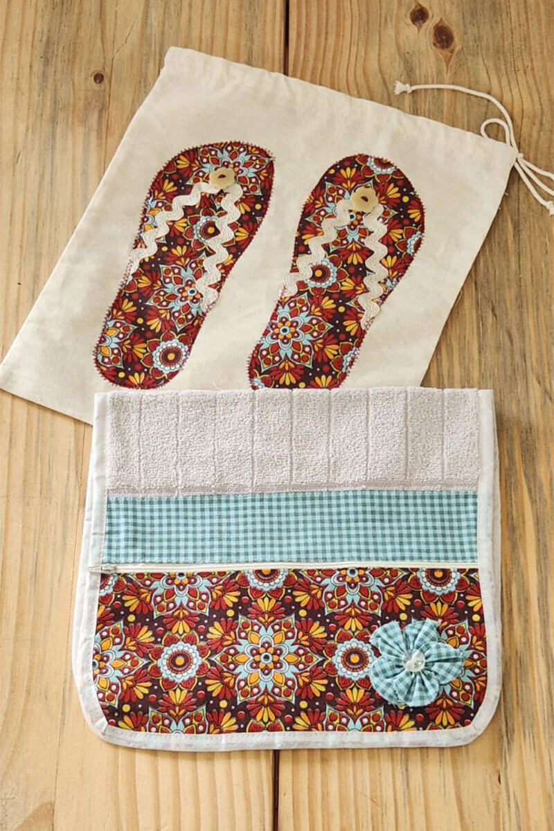 Kit Viagem – Porta Chinelos e Toalha com Zíper – Vermelho e azul