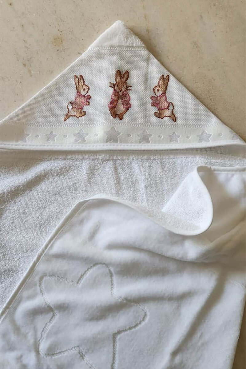 Toalha de Capuz Run Rabbits Rosa